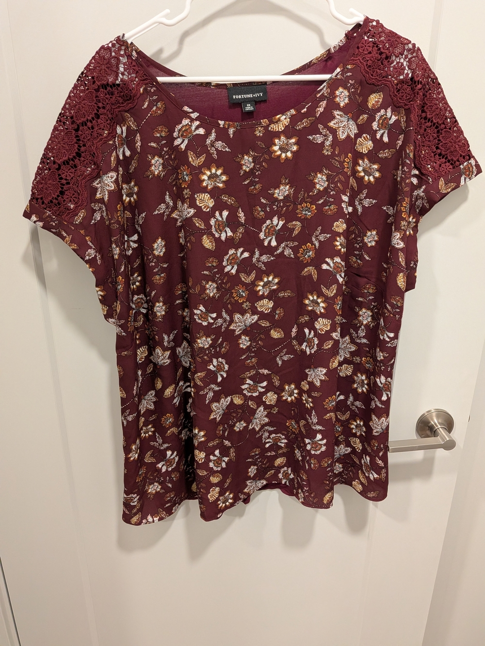 Fortune+ivy Burgundy Floral Crochet-Sleeve Blouse